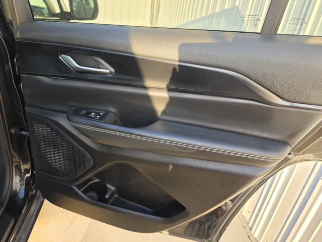 2023 Jeep Grand Cherokee L Laredo 4x4