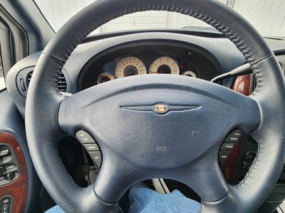 2001 Chrysler Town & Country Limited