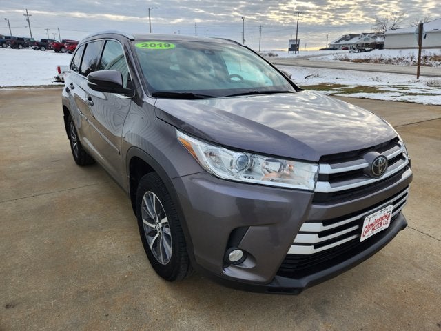 2019 Toyota Highlander SE