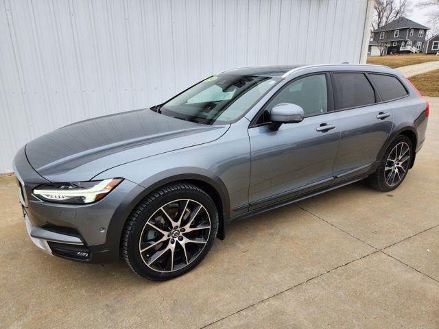 2018 Volvo V90 Cross Country T6