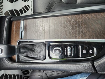 2018 Volvo V90 Cross Country T6