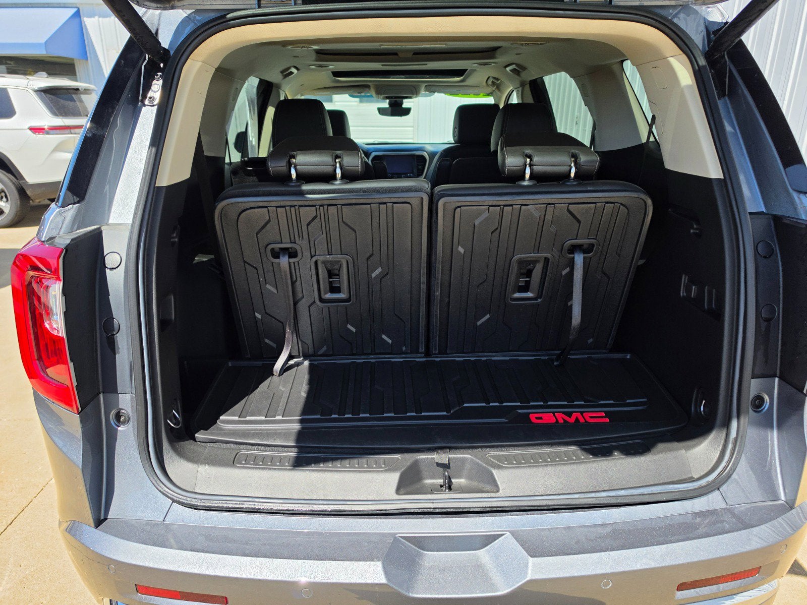 2022 GMC Acadia Denali