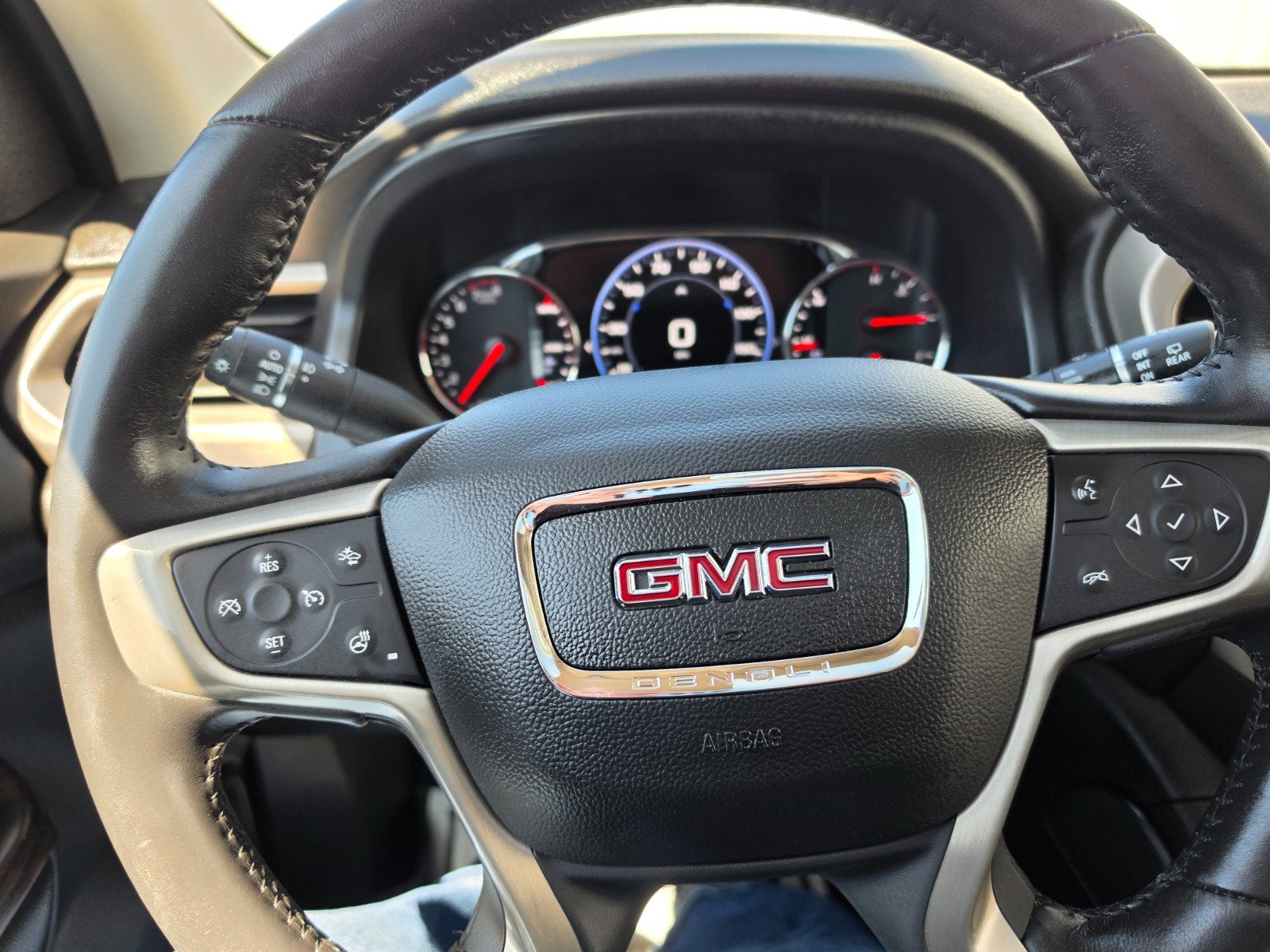 2022 GMC Acadia Denali