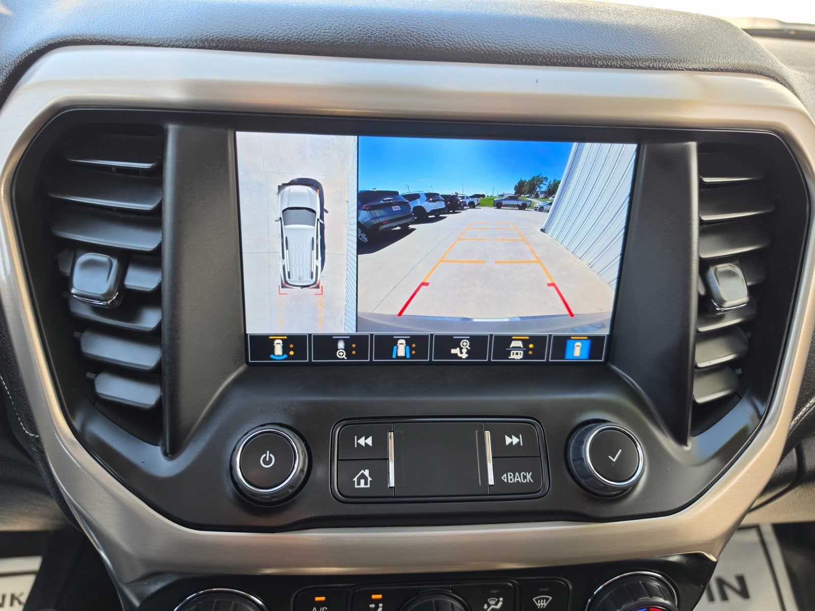 2022 GMC Acadia Denali