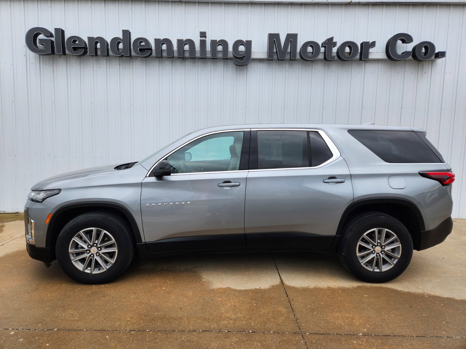 2023 Chevrolet Traverse LS